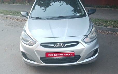 Hyundai Solaris II рестайлинг, 2012 год, 500 000 рублей, 20 фотография