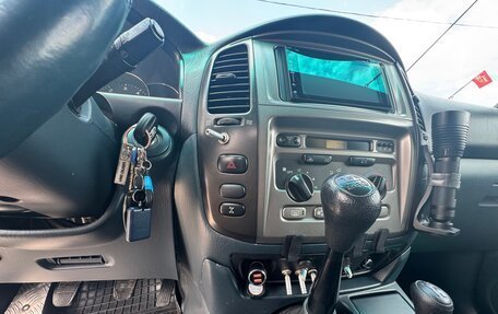Toyota Land Cruiser 100 рестайлинг 2, 2005 год, 4 400 000 рублей, 18 фотография