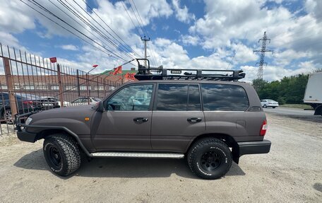 Toyota Land Cruiser 100 рестайлинг 2, 2005 год, 4 400 000 рублей, 23 фотография