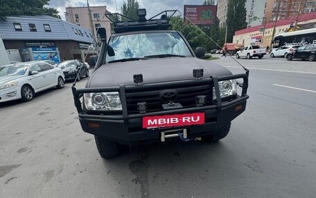 Toyota Land Cruiser 100 рестайлинг 2, 2005 год, 4 400 000 рублей, 30 фотография