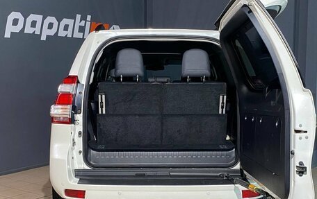 Toyota Land Cruiser Prado 150 рестайлинг 2, 2016 год, 3 750 000 рублей, 6 фотография