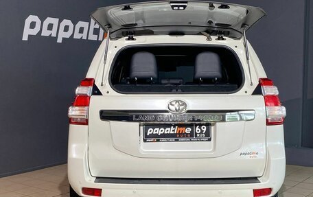 Toyota Land Cruiser Prado 150 рестайлинг 2, 2016 год, 3 750 000 рублей, 5 фотография
