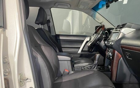 Toyota Land Cruiser Prado 150 рестайлинг 2, 2016 год, 3 750 000 рублей, 16 фотография