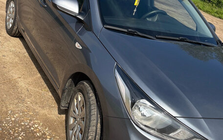 Hyundai Solaris II рестайлинг, 2018 год, 1 200 000 рублей, 1 фотография