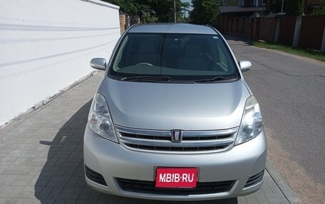 Toyota ISis I, 2010 год, 950 000 рублей, 1 фотография