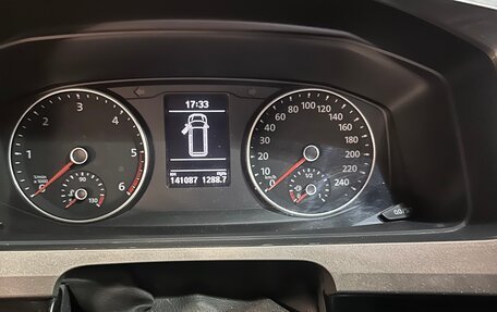 Volkswagen Multivan T6 рестайлинг, 2019 год, 4 000 000 рублей, 5 фотография