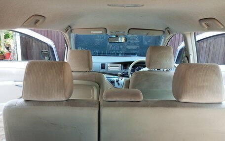 Toyota ISis I, 2010 год, 950 000 рублей, 6 фотография
