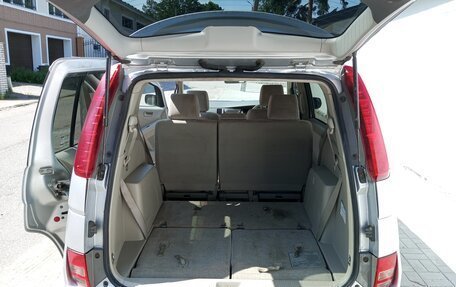 Toyota ISis I, 2010 год, 950 000 рублей, 7 фотография