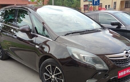 Opel Zafira C рестайлинг, 2013 год, 1 050 000 рублей, 3 фотография