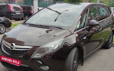 Opel Zafira C рестайлинг, 2013 год, 1 050 000 рублей, 2 фотография