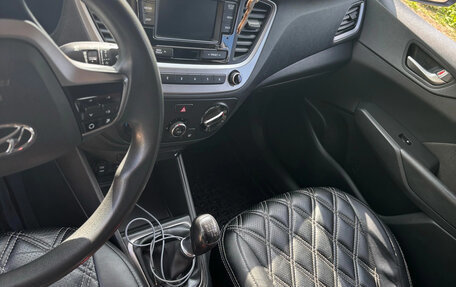 Hyundai Solaris II рестайлинг, 2018 год, 1 200 000 рублей, 3 фотография