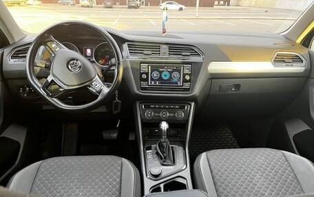 Volkswagen Tiguan II, 2018 год, 2 700 000 рублей, 8 фотография