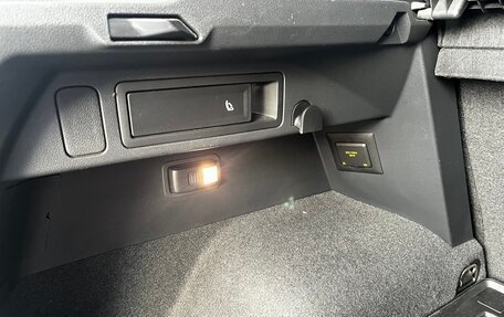 Volkswagen Tiguan II, 2018 год, 2 700 000 рублей, 11 фотография