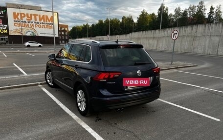 Volkswagen Tiguan II, 2018 год, 2 700 000 рублей, 3 фотография