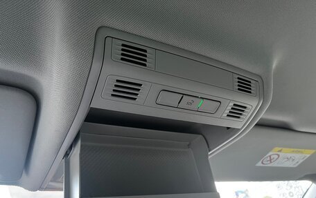 Volkswagen Tiguan II, 2018 год, 2 700 000 рублей, 14 фотография