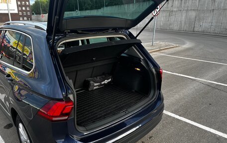 Volkswagen Tiguan II, 2018 год, 2 700 000 рублей, 19 фотография