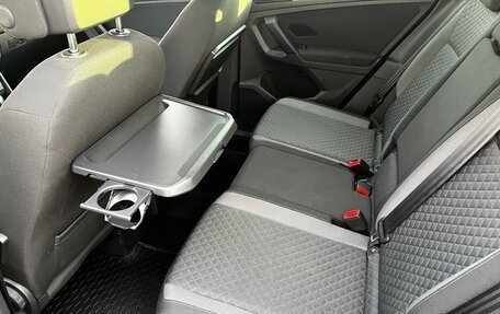 Volkswagen Tiguan II, 2018 год, 2 700 000 рублей, 24 фотография