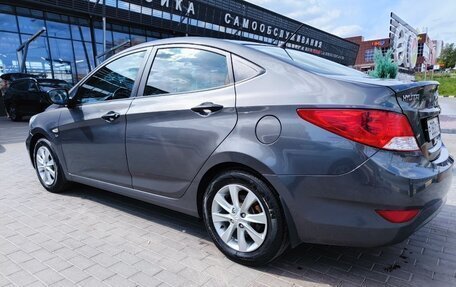 Hyundai Solaris II рестайлинг, 2013 год, 830 000 рублей, 3 фотография