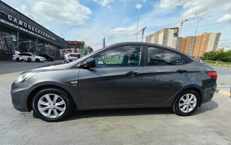 Hyundai Solaris II рестайлинг, 2013 год, 830 000 рублей, 2 фотография