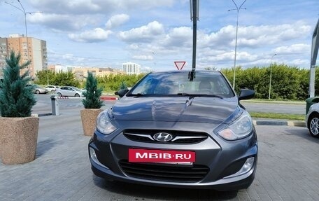 Hyundai Solaris II рестайлинг, 2013 год, 830 000 рублей, 10 фотография