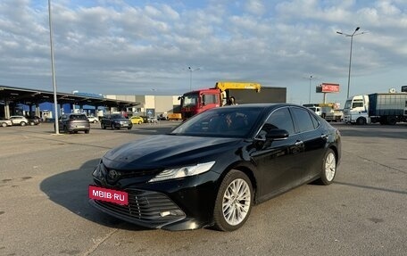 Toyota Camry, 2018 год, 2 500 000 рублей, 2 фотография