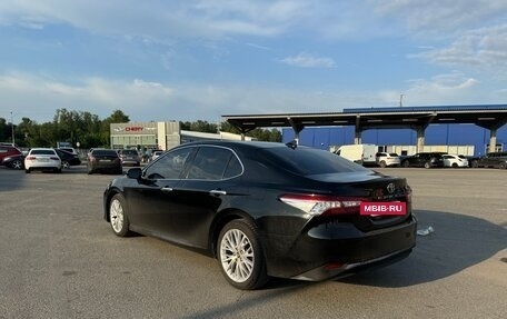 Toyota Camry, 2018 год, 2 500 000 рублей, 4 фотография