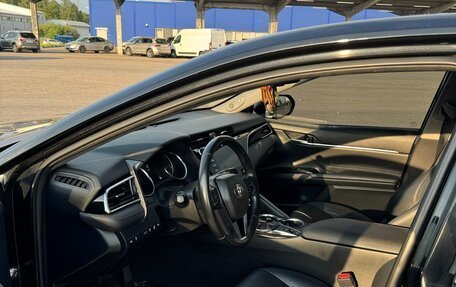 Toyota Camry, 2018 год, 2 500 000 рублей, 9 фотография