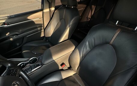 Toyota Camry, 2018 год, 2 500 000 рублей, 15 фотография