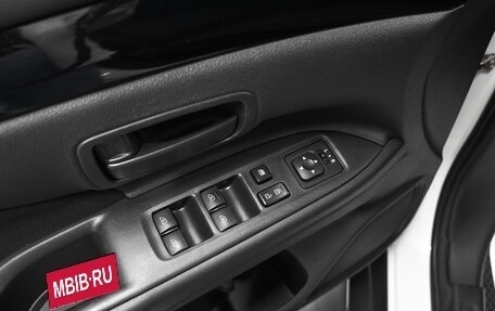 Mitsubishi Outlander III рестайлинг 3, 2019 год, 1 975 000 рублей, 21 фотография