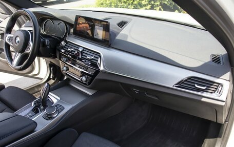 BMW 5 серия, 2017 год, 3 821 000 рублей, 9 фотография