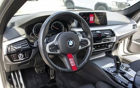 BMW 5 серия, 2017 год, 3 821 000 рублей, 21 фотография