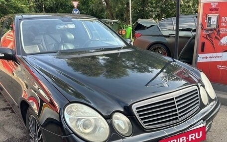 Mercedes-Benz E-Класс, 2003 год, 990 000 рублей, 10 фотография
