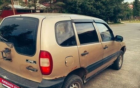 Chevrolet Niva I рестайлинг, 2004 год, 3 фотография