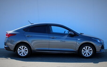 Hyundai Solaris II рестайлинг, 2021 год, 1 279 000 рублей, 8 фотография