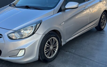 Hyundai Solaris II рестайлинг, 2011 год, 655 000 рублей, 2 фотография