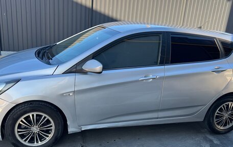 Hyundai Solaris II рестайлинг, 2011 год, 655 000 рублей, 3 фотография