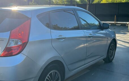 Hyundai Solaris II рестайлинг, 2011 год, 655 000 рублей, 6 фотография