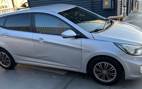 Hyundai Solaris II рестайлинг, 2011 год, 655 000 рублей, 8 фотография