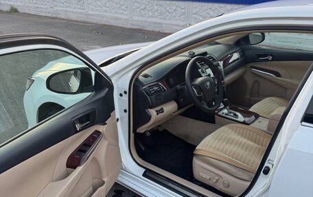 Toyota Camry, 2013 год, 1 750 000 рублей, 12 фотография