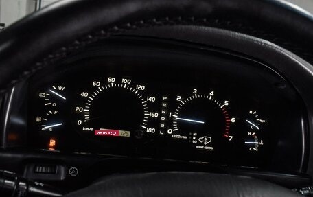 Toyota Land Cruiser 100 рестайлинг 2, 2002 год, 1 680 000 рублей, 20 фотография