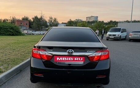 Toyota Camry, 2014 год, 1 880 000 рублей, 4 фотография