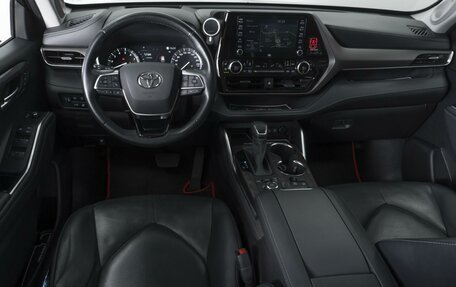 Toyota Highlander, 2021 год, 4 998 000 рублей, 6 фотография