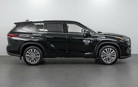 Toyota Highlander, 2021 год, 4 998 000 рублей, 5 фотография