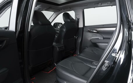 Toyota Highlander, 2021 год, 4 998 000 рублей, 13 фотография
