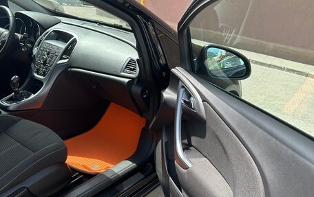 Opel Astra J, 2011 год, 950 000 рублей, 6 фотография