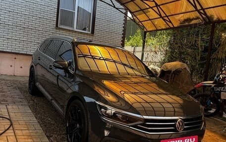 Volkswagen Passat B8 рестайлинг, 2020 год, 3 020 000 рублей, 36 фотография