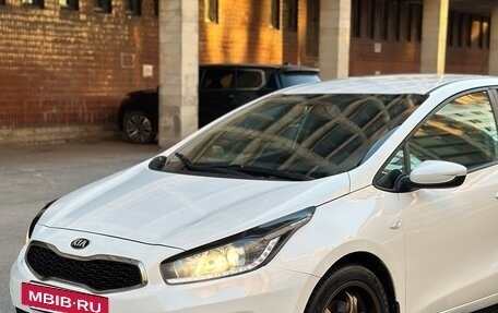 KIA cee'd III, 2015 год, 950 000 рублей, 17 фотография
