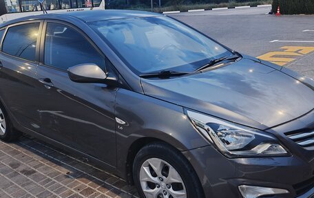 Hyundai Solaris II рестайлинг, 2015 год, 1 079 000 рублей, 3 фотография