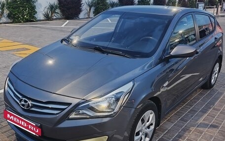 Hyundai Solaris II рестайлинг, 2015 год, 1 079 000 рублей, 2 фотография