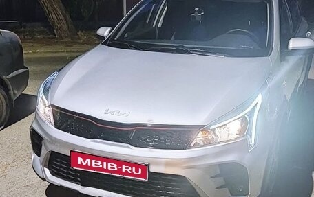 KIA Rio IV, 2022 год, 2 100 000 рублей, 1 фотография
